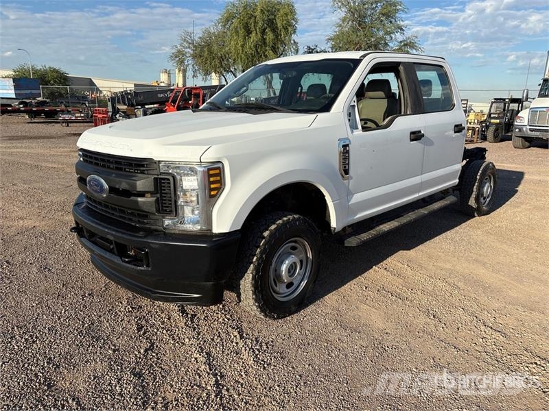 Ford F-250 驾驶室与内部