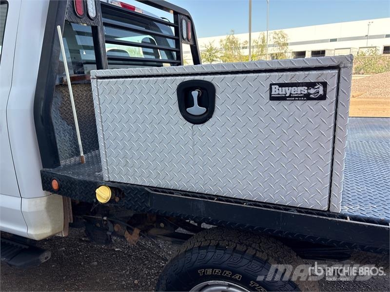 Ford F-250 Platós / Ponyvás teherautók