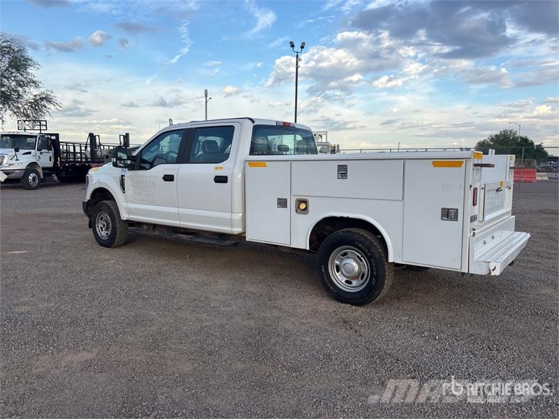 Ford F-250 皮卡.傳統半斗卡車/側卸板
