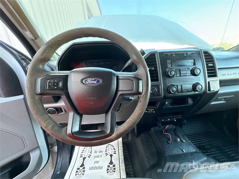 Ford F-250 Platós / Ponyvás teherautók