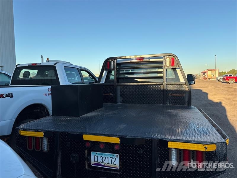 Ford F-250 平ボディー