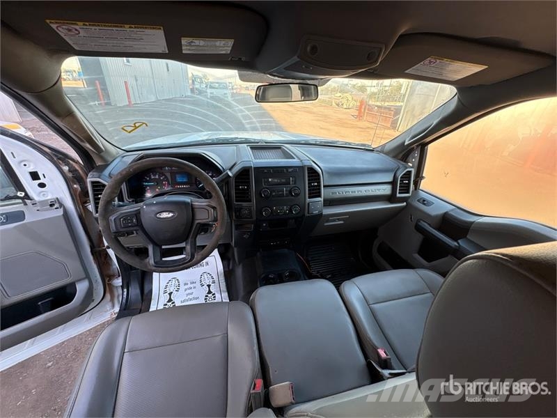 Ford F-250 Tovornjaki s kesonom/platojem