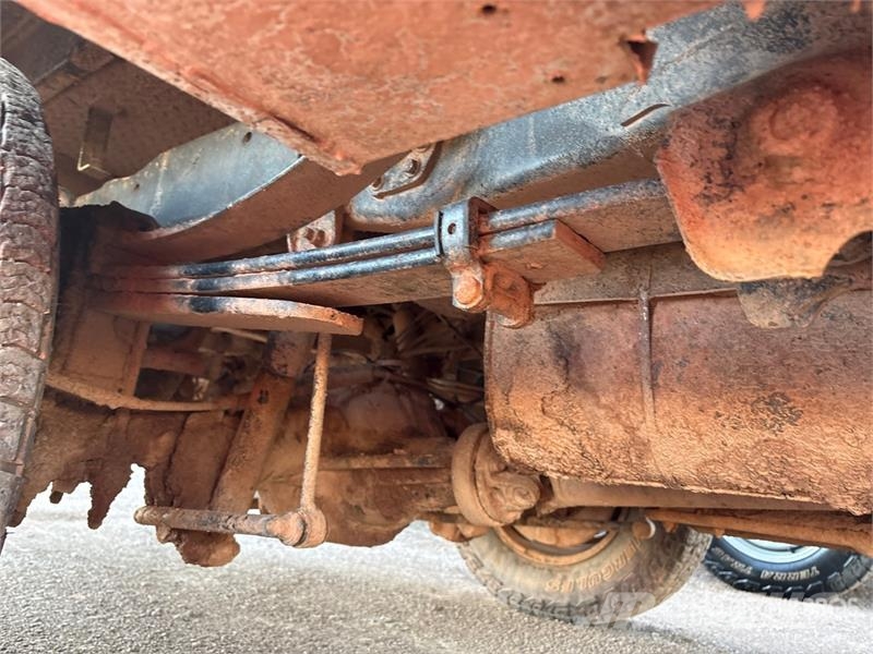 Ford F-250 Vieglais kravas automobilis/izkraušana no sāniem