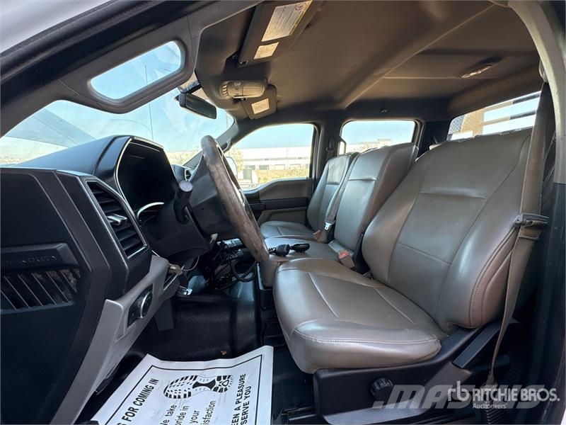 Ford F-250 Tovornjaki s kesonom/platojem