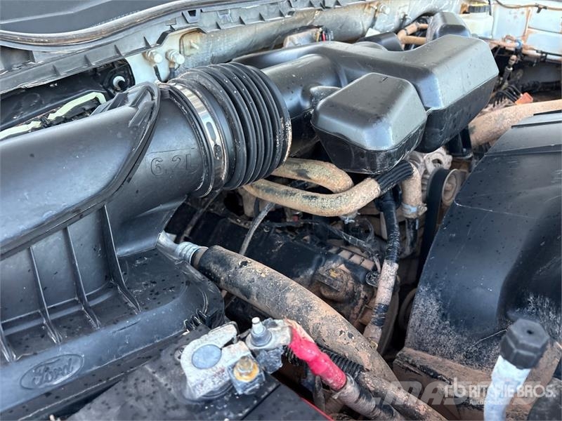 Ford F-250 شاحنات مسطحة/مفصلية الجوانب