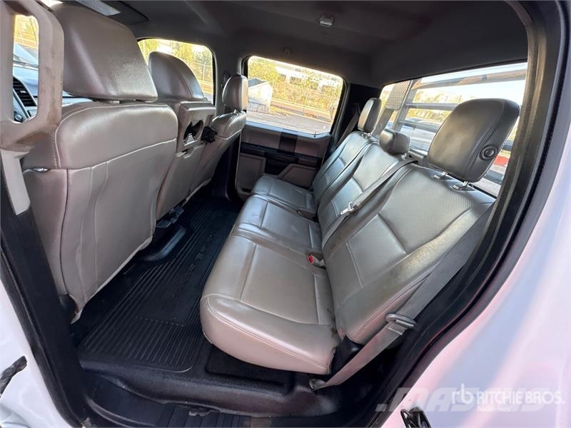 Ford F-250 Platformas/izkraušana no sāniem