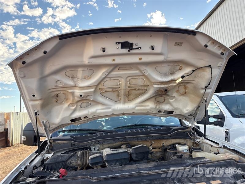 Ford F-250 驾驶室与内部