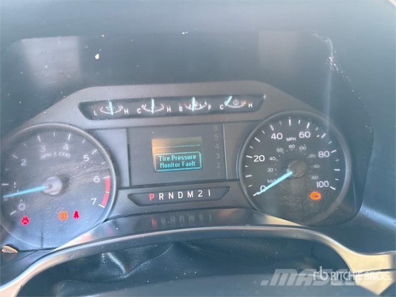 Ford F-250 平ボディー