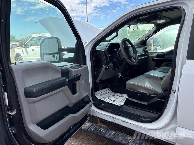 Ford F-250 Camion plateau