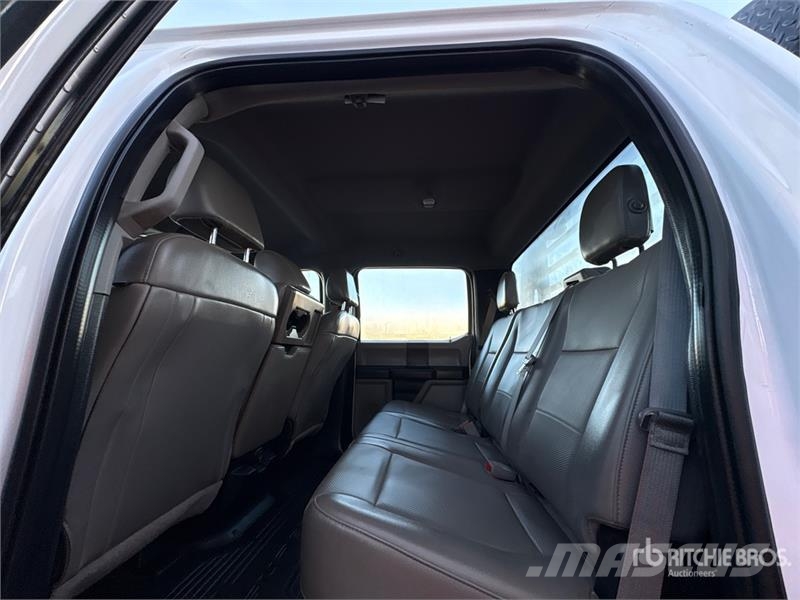 Ford F-250 Platformas/izkraušana no sāniem