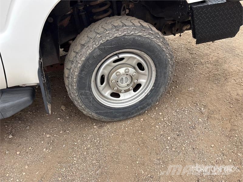 Ford F-250 平ボディー