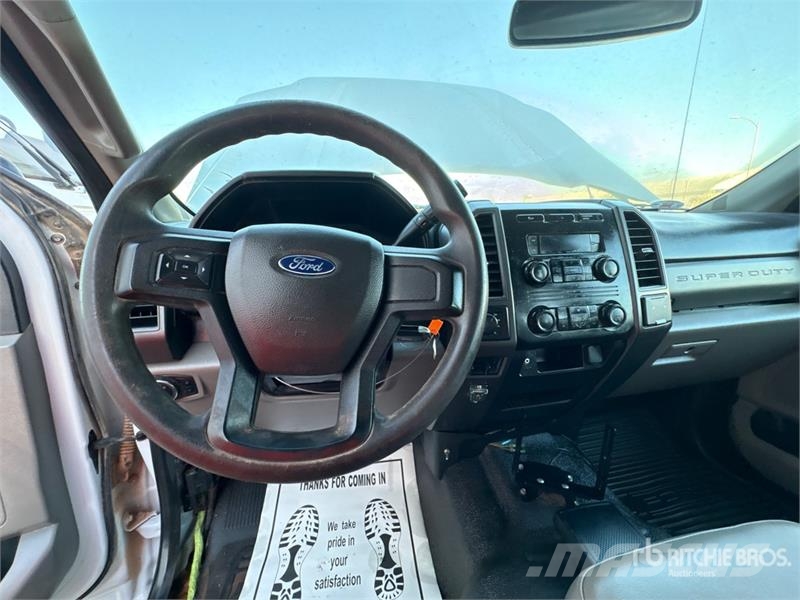 Ford F-250 Platformas/izkraušana no sāniem