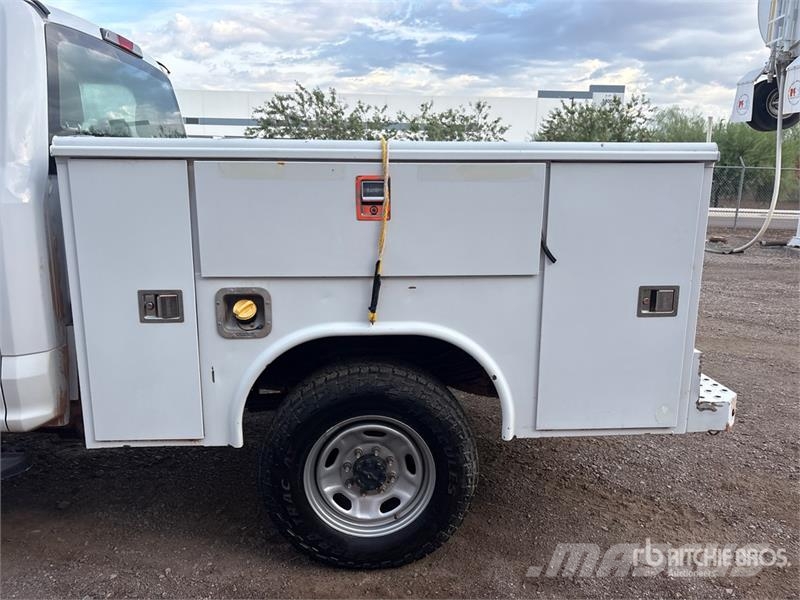 Ford F-250 皮卡.傳統半斗卡車/側卸板