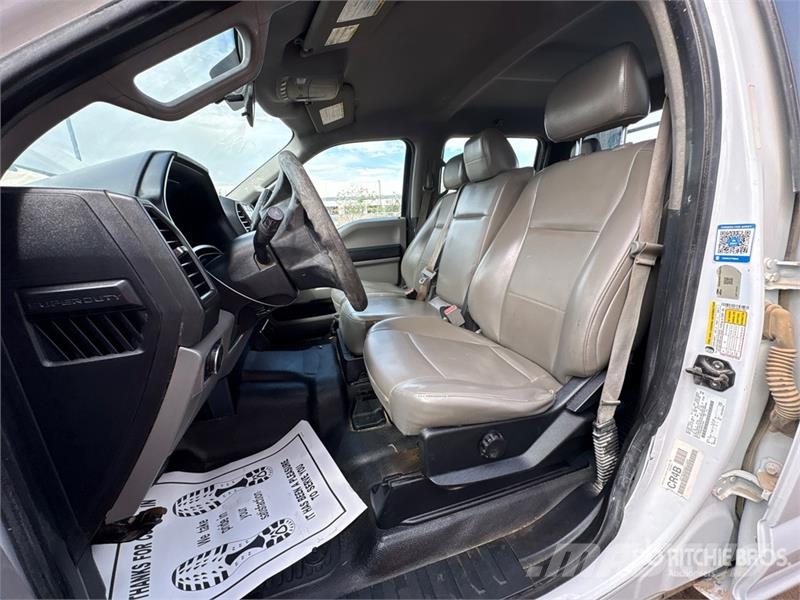 Ford F-250 Platós / Ponyvás teherautók