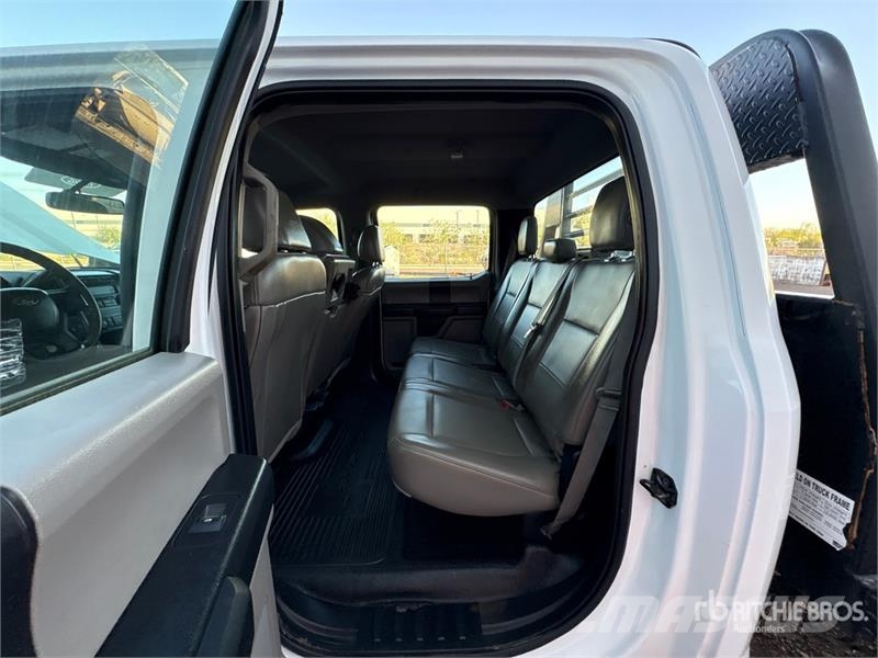Ford F-250 Platformas/izkraušana no sāniem