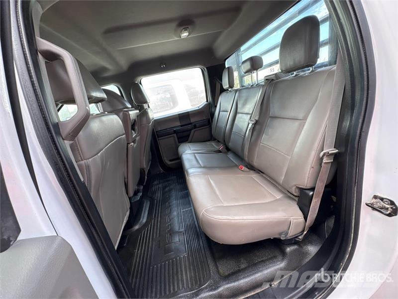 Ford F-250 Camion plateau