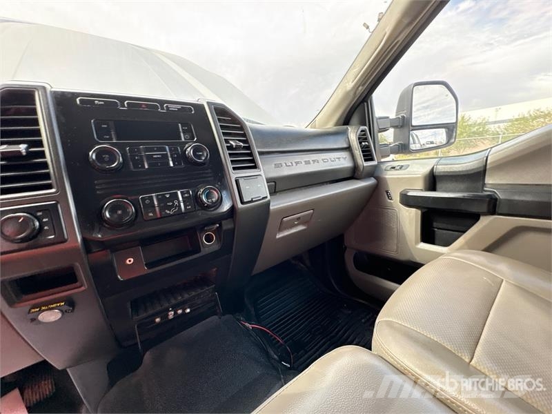 Ford F-250 Platós / Ponyvás teherautók