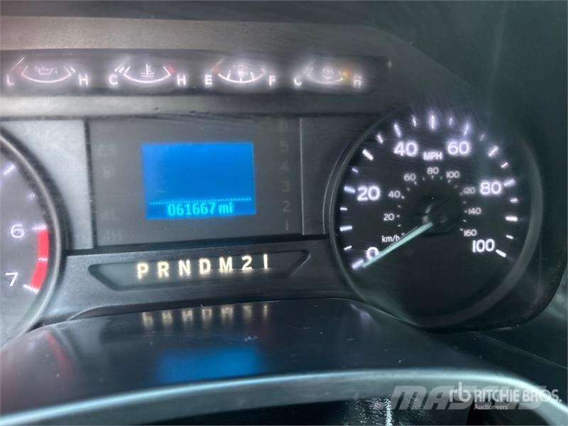Ford F-250 Tovornjaki s kesonom/platojem