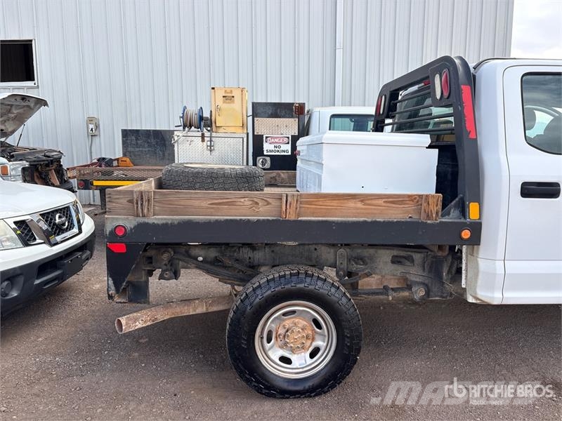 Ford F-250 Platós / Ponyvás teherautók