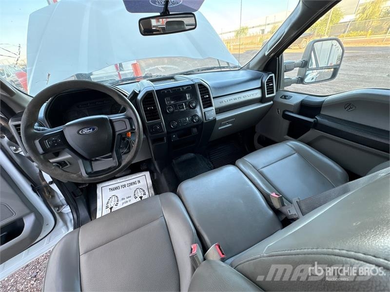 Ford F-250 Platformas/izkraušana no sāniem
