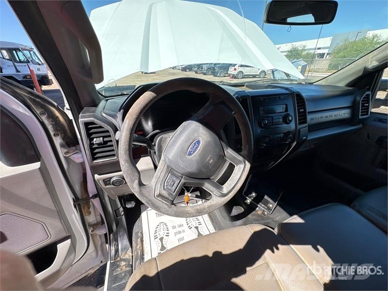 Ford F-250 Cabins and interior