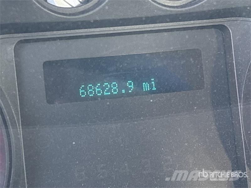 Ford F-250 Plošinové nákladné automobily/nákladné automobily so sklápacími bočnicami