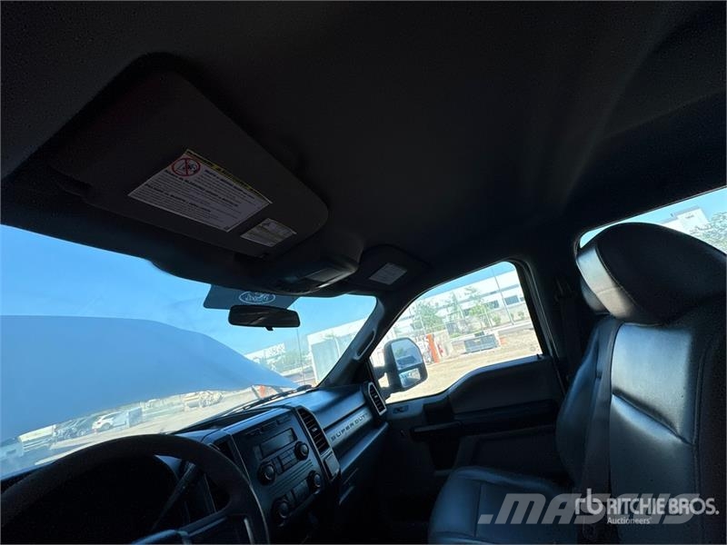 Ford F-250 Platós / Ponyvás teherautók