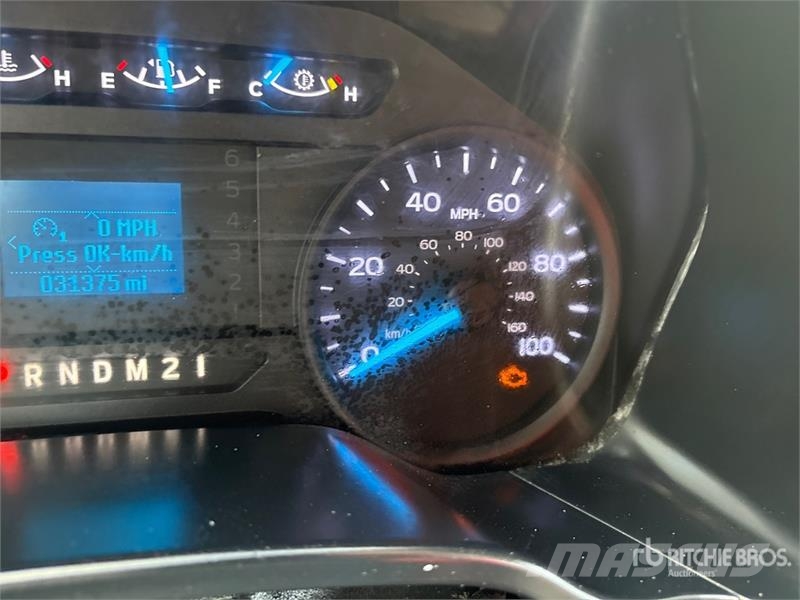 Ford F-250 Platós / Ponyvás teherautók