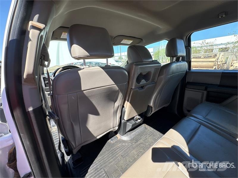 Ford F-250 Cabins and interior