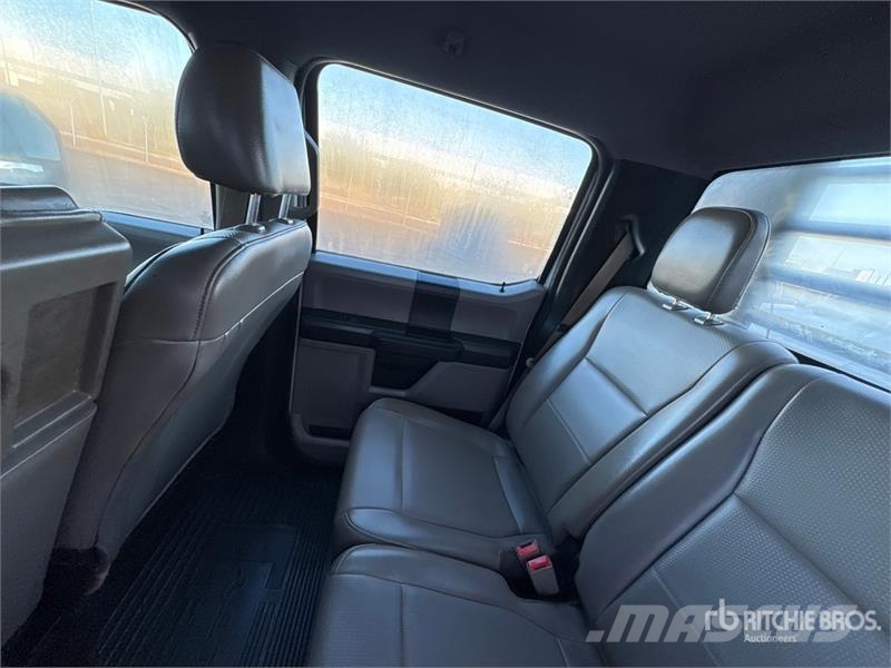 Ford F-250 Platformas/izkraušana no sāniem