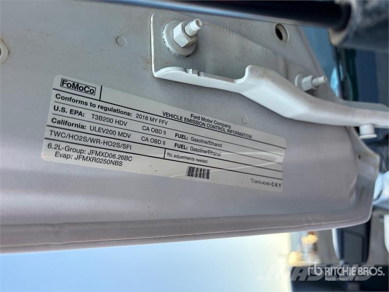 Ford F-250 Platformas/izkraušana no sāniem