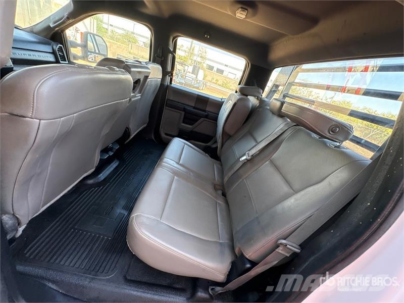 Ford F-250 Tovornjaki s kesonom/platojem