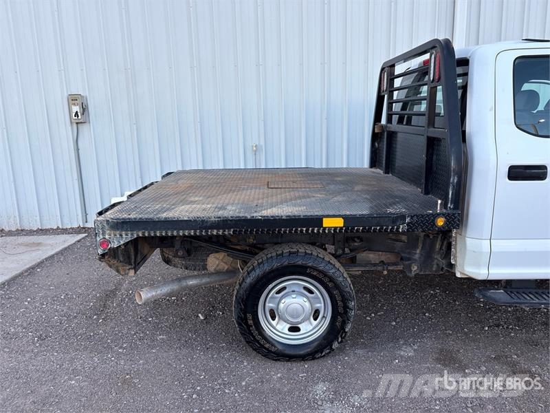 Ford F-250 Platformas/izkraušana no sāniem