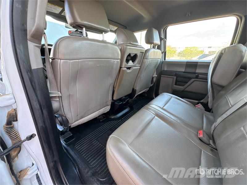 Ford F-250 Cabins and interior