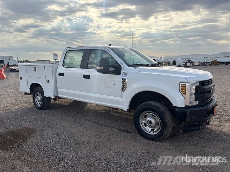 Ford F-250 皮卡.傳統半斗卡車/側卸板