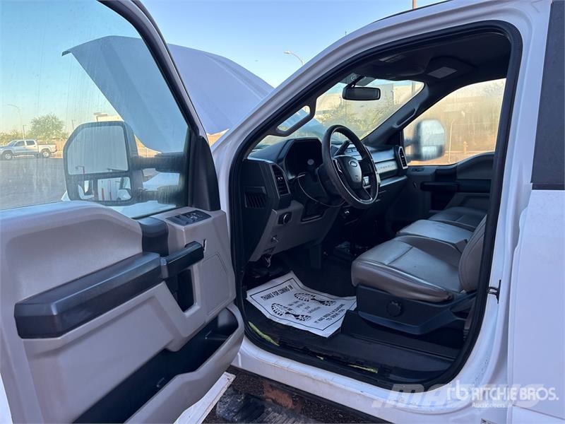 Ford F-250 Platformas/izkraušana no sāniem