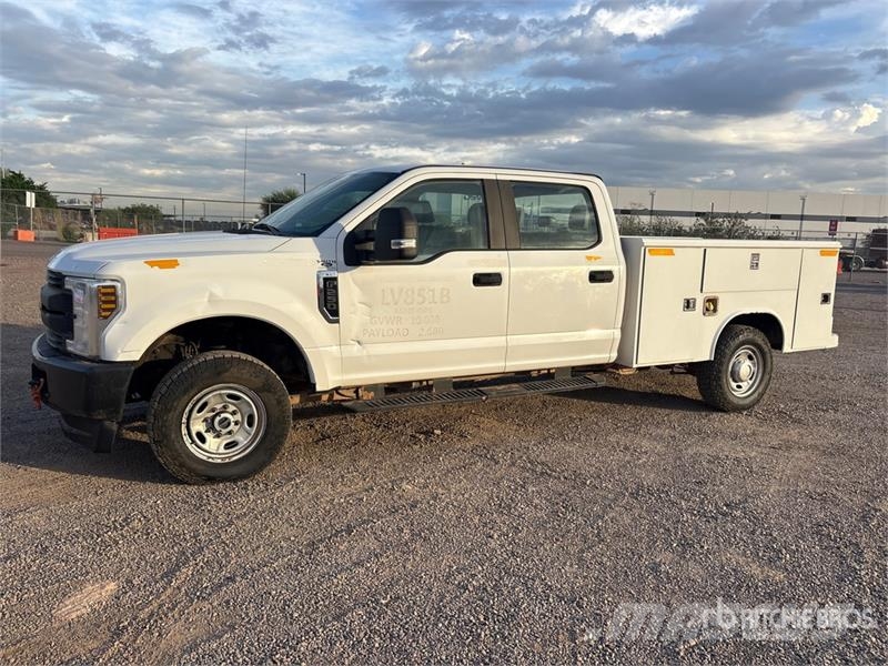 Ford F-250 皮卡.傳統半斗卡車/側卸板