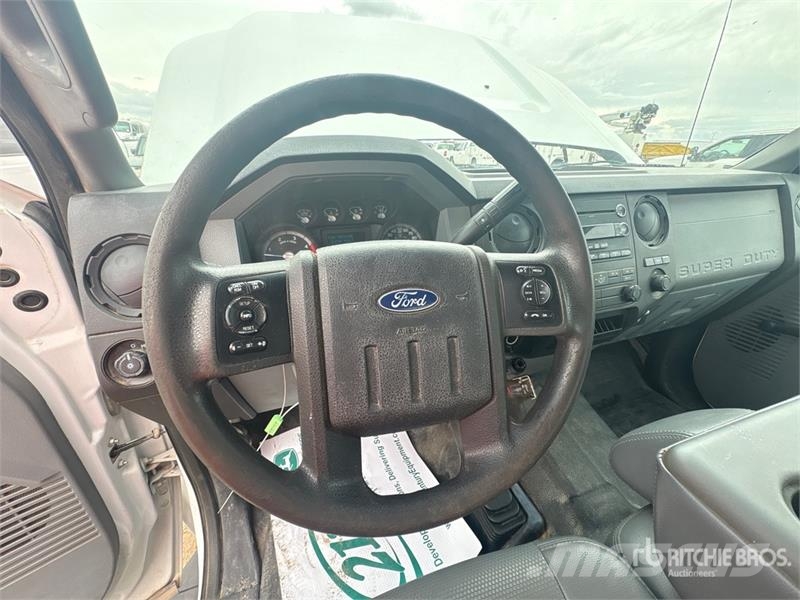 Ford F-250 平ボディー