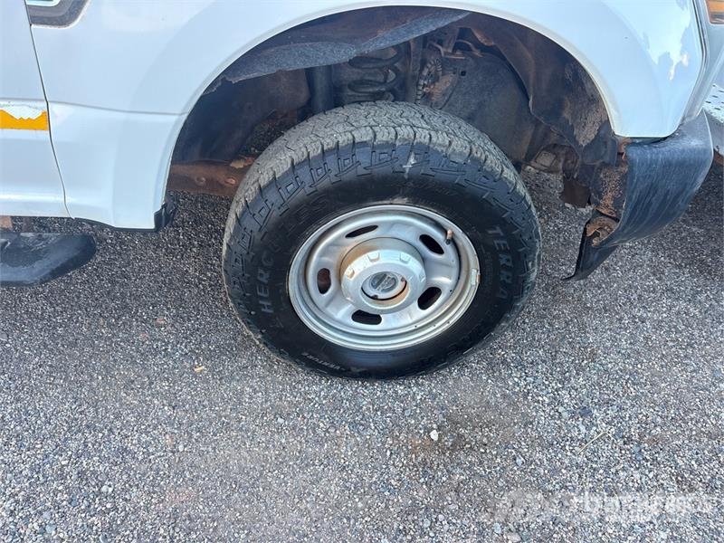 Ford F-250 Ciężarówki typu Platforma / Skrzynia