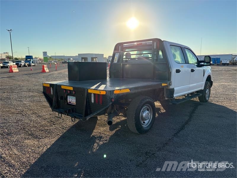 Ford F-250 平ボディー