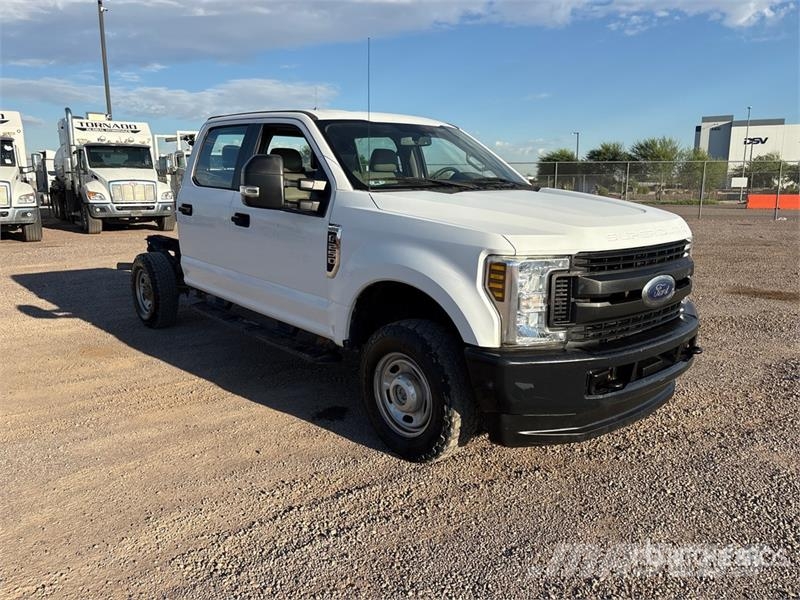 Ford F-250 驾驶室与内部