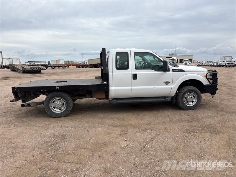 Ford F-250 平ボディー