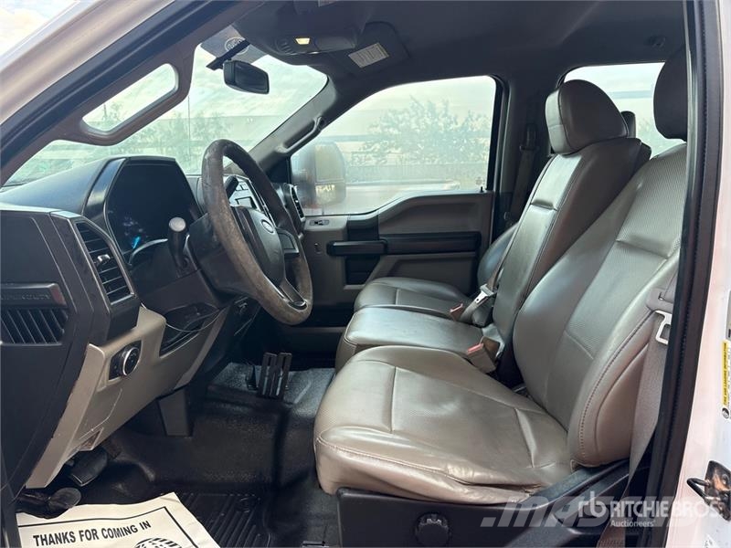 Ford F-250 皮卡.傳統半斗卡車/側卸板