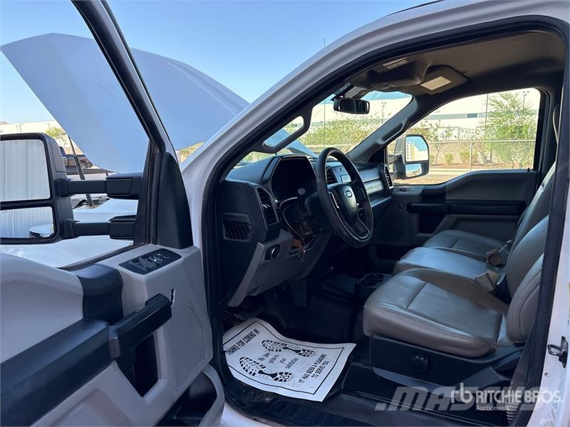 Ford F-250 كابينة والداخلية