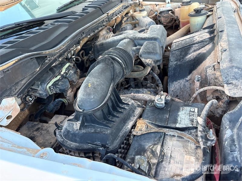 Ford F-250 Tovornjaki s kesonom/platojem