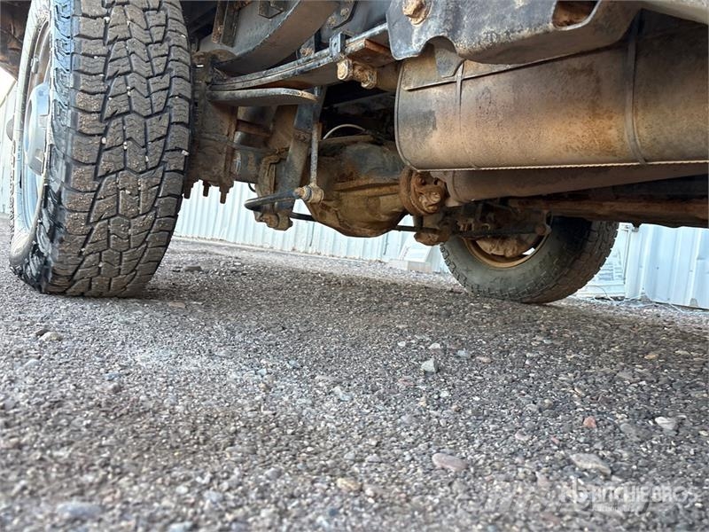 Ford F-250 Platformas/izkraušana no sāniem