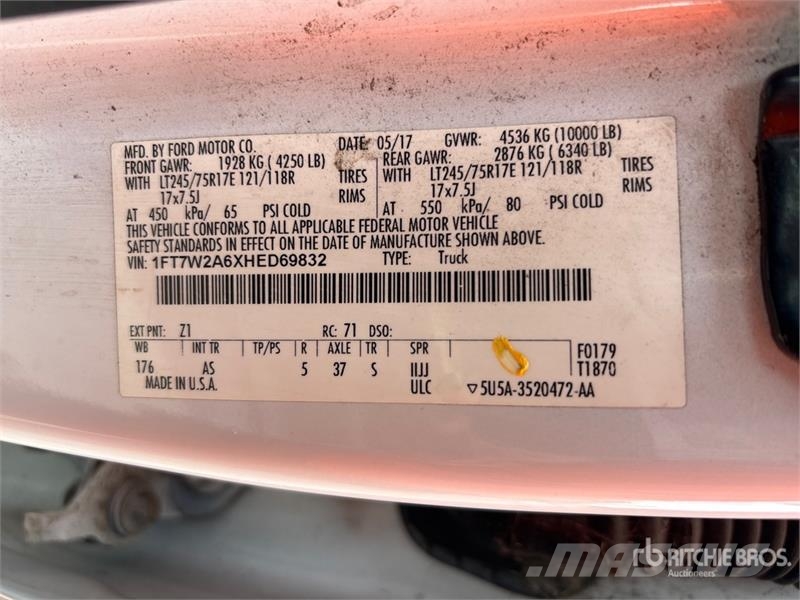 Ford F-250 4x2 Crew Cab Pickup Прочие фургоны