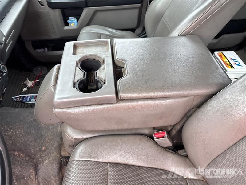 Ford F-250 4x2 Crew Cab Pickup Прочие фургоны