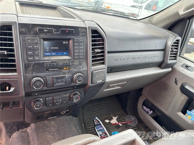 Ford F-250 4x2 Crew Cab Pickup Прочие фургоны