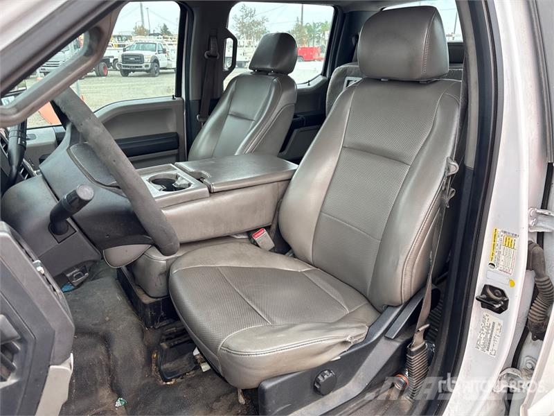 Ford F-250 4x2 Crew Cab Pickup Прочие фургоны
